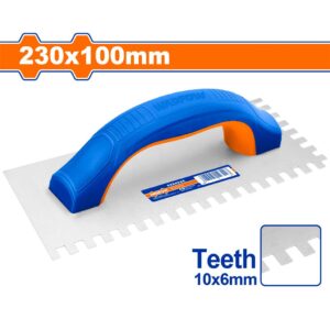 Plastering trowel with teeth
